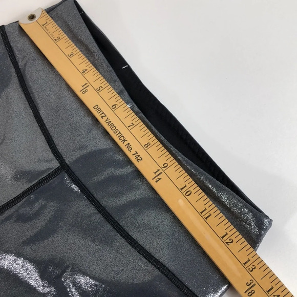 Victoria Secret Sport Bike Shorts Women’s Size Small Liquid Silver Long Shimmer - Picture 10 of 15